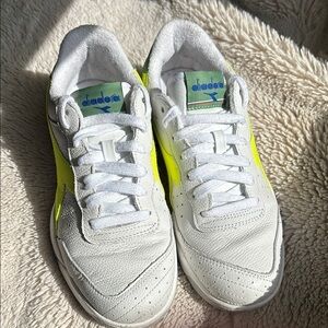 Diadora White and Yellow Sneakers Classic Athletic Design men’s 7.5 woman’s 9